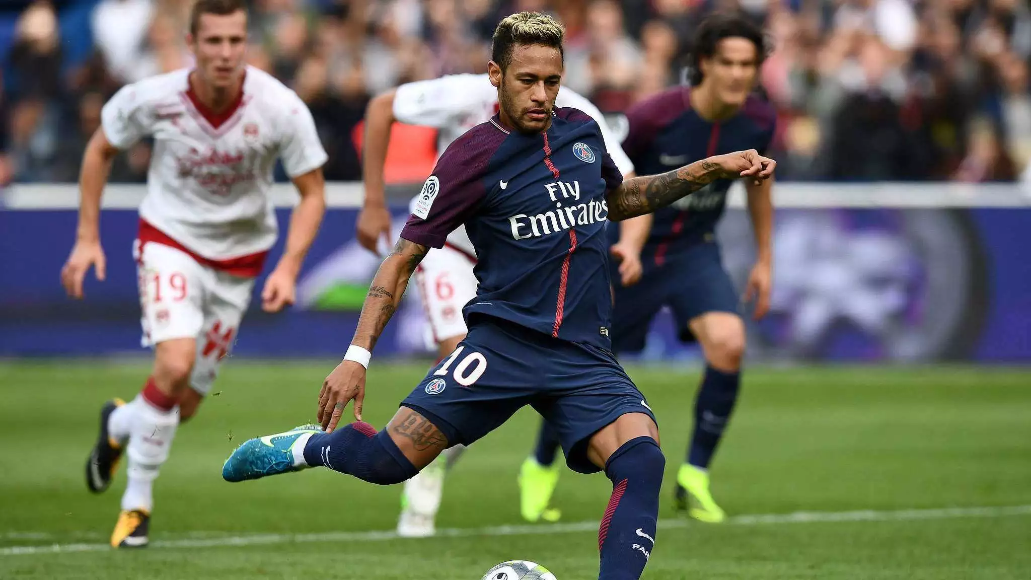 万隆中场 万隆中场